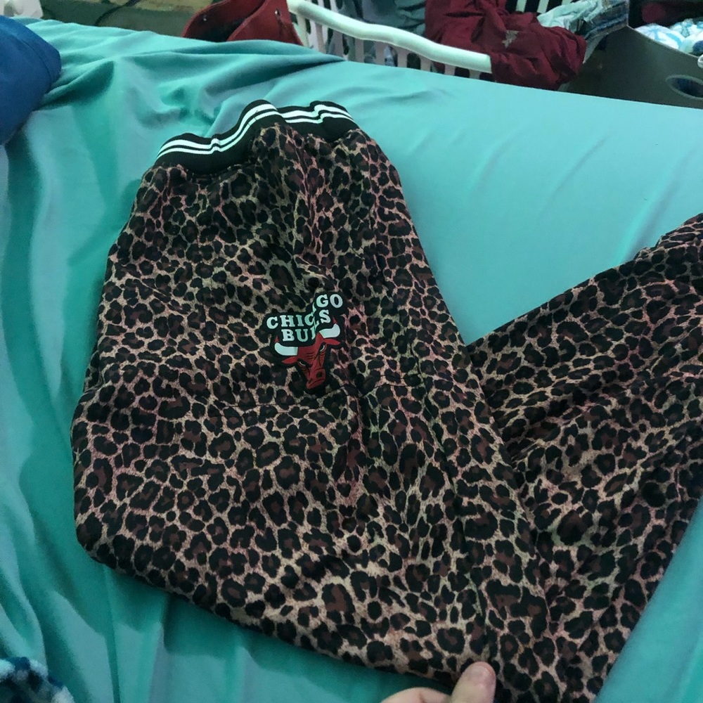 Chicago bull joggers leopard print